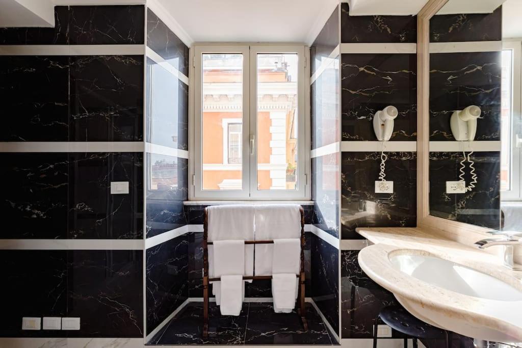 41 Nazionale Suite 41 Roma Exterior foto